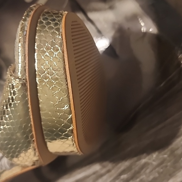 Jennifer Lopez Malika Heels in Champagne - Picture 7 of 10